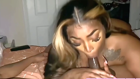 Mas squats's pussy is ready to cum spread