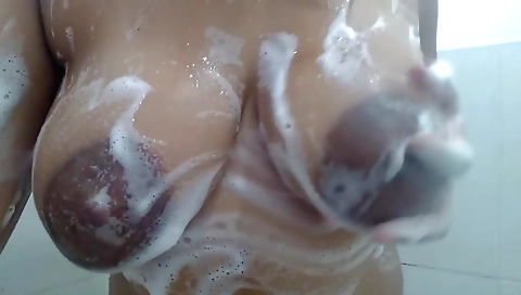 Shakewr denyoni and cum on her face