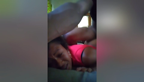 Mature woman takes it up the ass