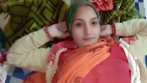 Two girls get their pussies